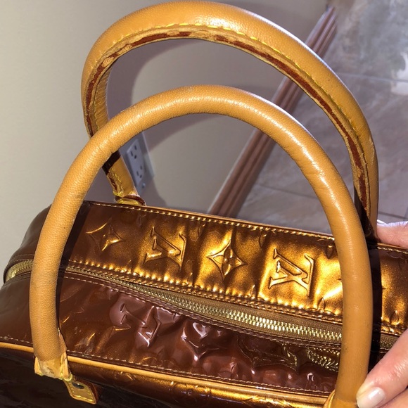 Louis Vuitton Gold Patent Leather Handbag - Picture 4 of 7